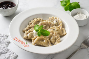 Вареники с вишней из цельнозерновой муки Вареники с вишней из цельнозерновой муки