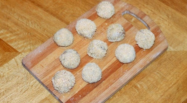 Фрикадельки из белой рыбы в соусе, пошаговый рецепт с фото Фрикадельки из белой рыбы в соусе, пошаговый рецепт с фото