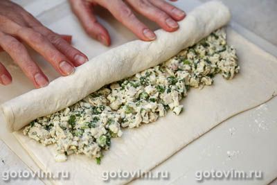 Булочки-завитушки с курицей и яйцом