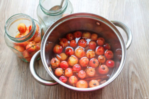 Маринованные ранетки на зиму Маринованные ранетки на зиму