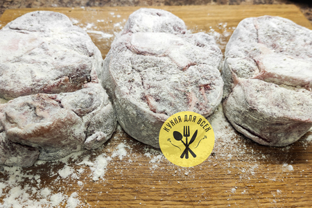 Говяжьи голяшки в скороварке. говядина с грибами