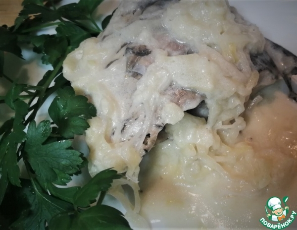 Карась, тушенный с яблоками Карась, тушенный с яблоками