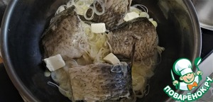 Карась, тушенный с яблоками Карась, тушенный с яблоками