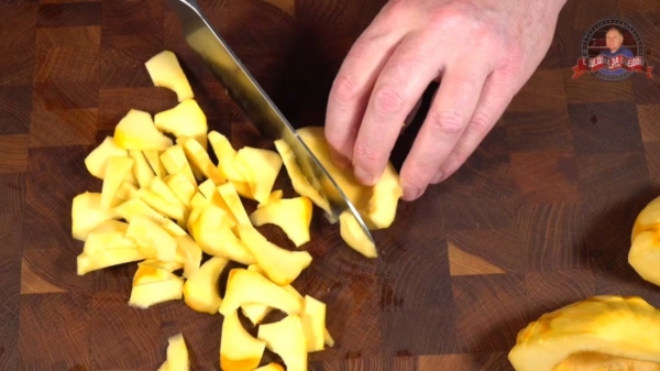 Мясо в соевом соусе в казане с болгарским перцем по-русски. 