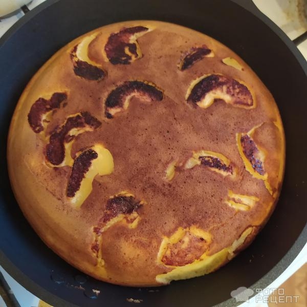 Рецепт: Быстрый пирог с яблоками - На сковороде Рецепт: Быстрый пирог с яблоками - На сковороде