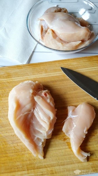 Рецепт: Куриная грудка на сковороде по-быстрому - или обычное филе в необычном виде