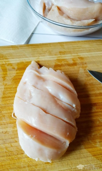 Рецепт: Куриная грудка на сковороде по-быстрому - или обычное филе в необычном виде