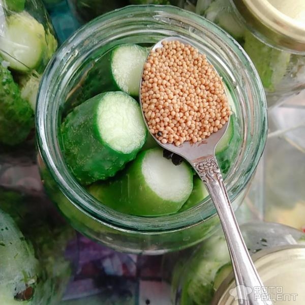 Рецепт: Маринованные огурчики - Хрустящие, с зёрнами горчицы.