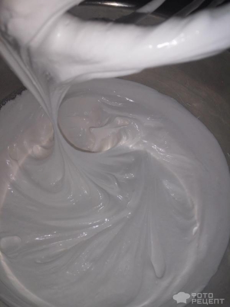 Рецепт: Минимеренги - минивыпечка, оформление тортиков и пирожных