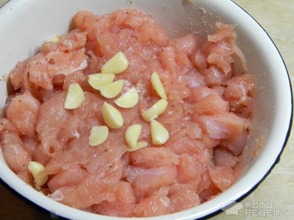 Рецепт: Ветчина из индейки - В ветчиннице из филе грудки индейки