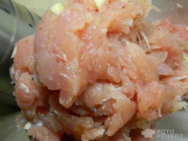 Рецепт: Ветчина из индейки - В ветчиннице из филе грудки индейки