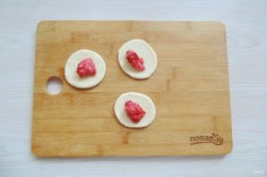 Вареники с замороженной клубникой