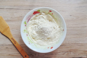 Творожная запеканка с бананом и яблоком Творожная запеканка с бананом и яблоком