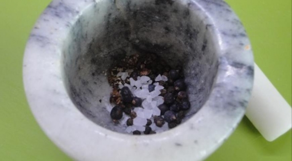 Свиные ребрышки в квашеной капусте, пошаговый рецепт с фото