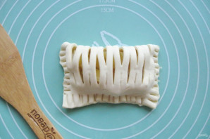 Слойки с яблоком и бананом