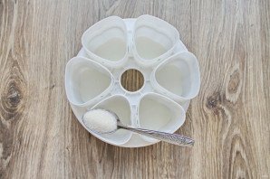 Йогурт в мультиварке на кефире Йогурт в мультиварке на кефире