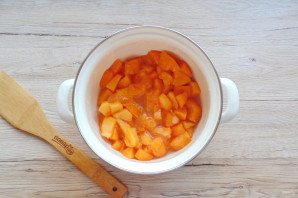 Варенье из хурмы с орехами Варенье из хурмы с орехами