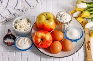 Заливной творожный пирог с яблоками Заливной творожный пирог с яблоками