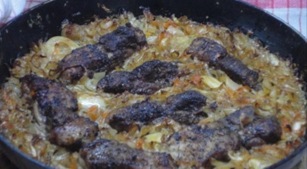 Свиные ребрышки в квашеной капусте, пошаговый рецепт с фото