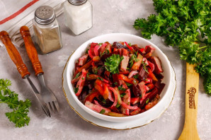 Салат со свеклой и говядиной