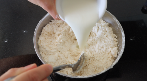 Простое и вкусное слоеное печенье на кефире, пошаговый рецепт с фото