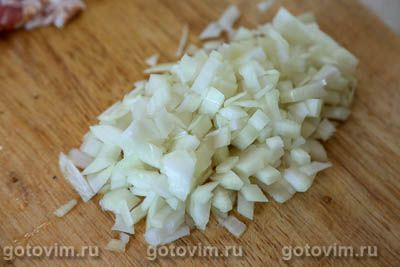 Паштет из фасоли с жареным беконом