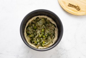 Пирог с брокколи в мультиварке