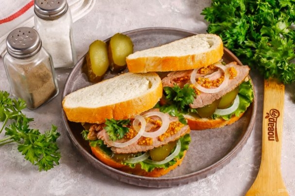 Сэндвич с ростбифом Сэндвич с ростбифом