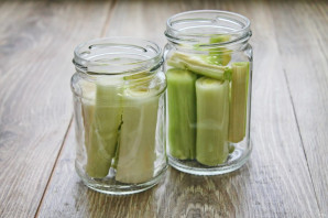 Маринованный лук-порей Маринованный лук-порей