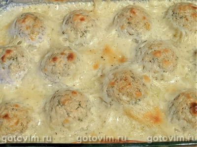 Тефтели из курицы с молочным соусом