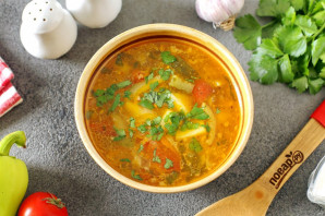 Щи с солеными огурцами и свежей капустой Щи с солеными огурцами и свежей капустой