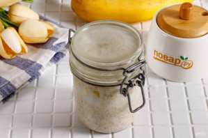 Ленивая овсянка с бананом