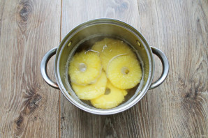 Ананасы в сиропе на зиму