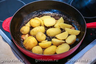 Стейки из свинины с чесноком и розмарином