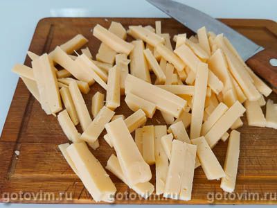 Салат из курицы с сыром, помидорами и маком