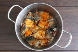 Скумбрия со свеклой на зиму