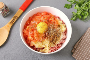 Котлеты с кабачком и помидором