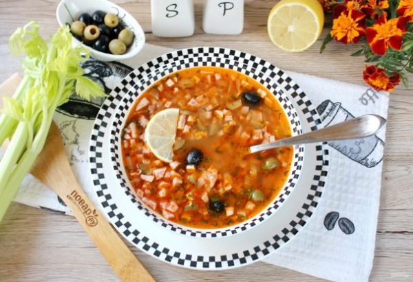 Солянка с сельдереем Солянка с сельдереем