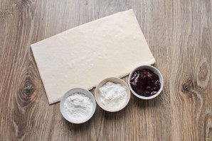 Конвертики с джемом из черной смородины Конвертики с джемом из черной смородины