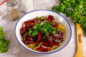 Салат со свеклой и говядиной