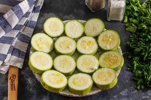 Кабачки с рикоттой в духовке