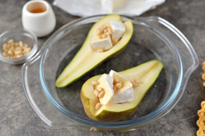 Груши с сыром "Камамбер" в духовке Груши с сыром "Камамбер" в духовке