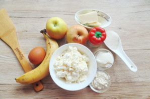 Творожная запеканка с бананом и яблоком Творожная запеканка с бананом и яблоком