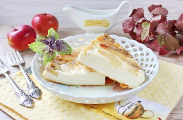 Творожная запеканка с бананом и яблоком Творожная запеканка с бананом и яблоком