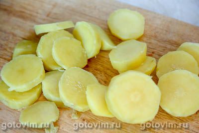 Отбивные из свиной шейки с картофелем, запеченные в томатом соусе 