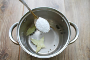 Маринованный лук-порей Маринованный лук-порей