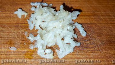 Салат из курицы с сыром, помидорами и маком