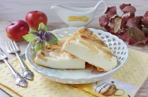 Творожная запеканка с бананом и яблоком Творожная запеканка с бананом и яблоком