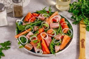Салат с арбузом и ветчиной Салат с арбузом и ветчиной