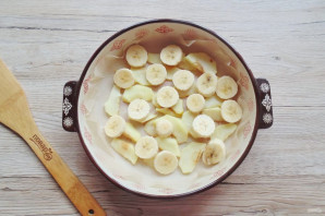 Творожная запеканка с бананом и яблоком Творожная запеканка с бананом и яблоком